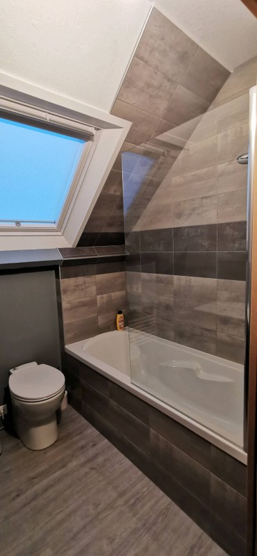 Aménagement complet d'une salle de bain dans un comble sur Dieppe