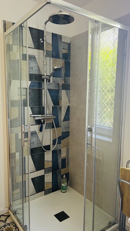 Remplacement douche à Dieppe | Installation douche sécurisée et moderne sur mesure